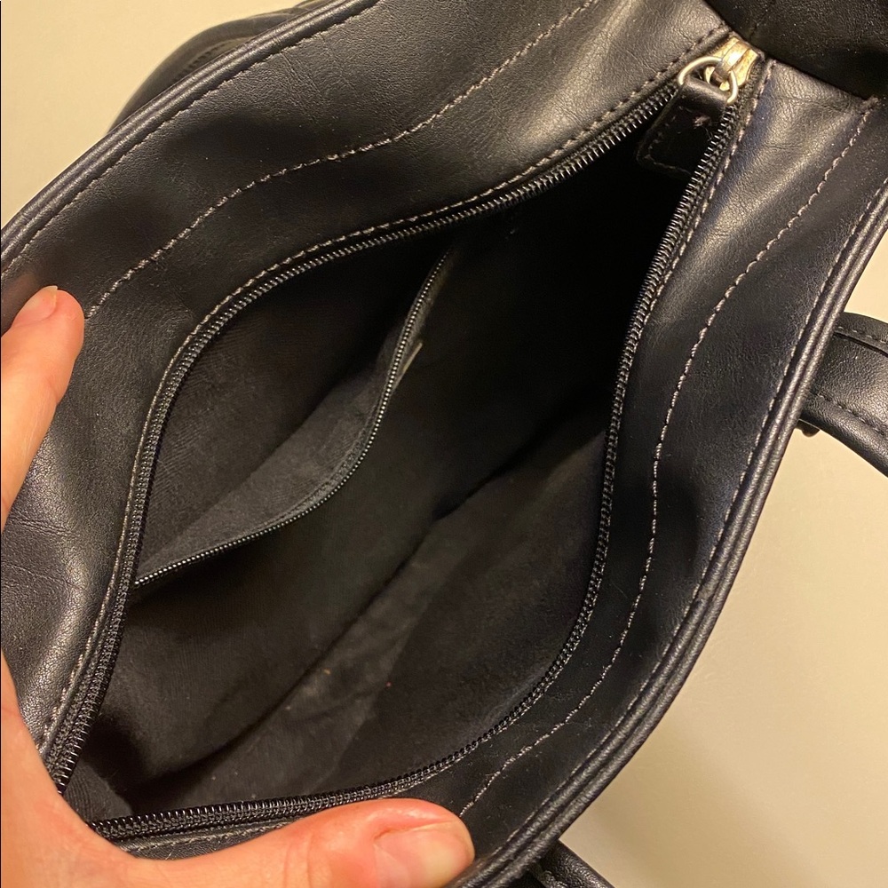 Black Leather Handbag Liz Claiborne - Picture 5 of 8